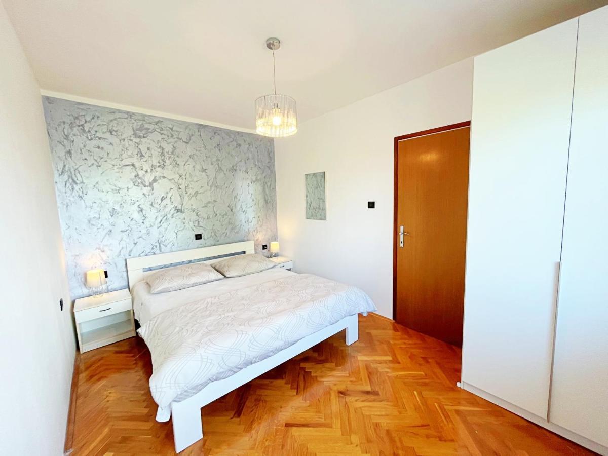Adria Holiday Home Pinezići Exterior foto