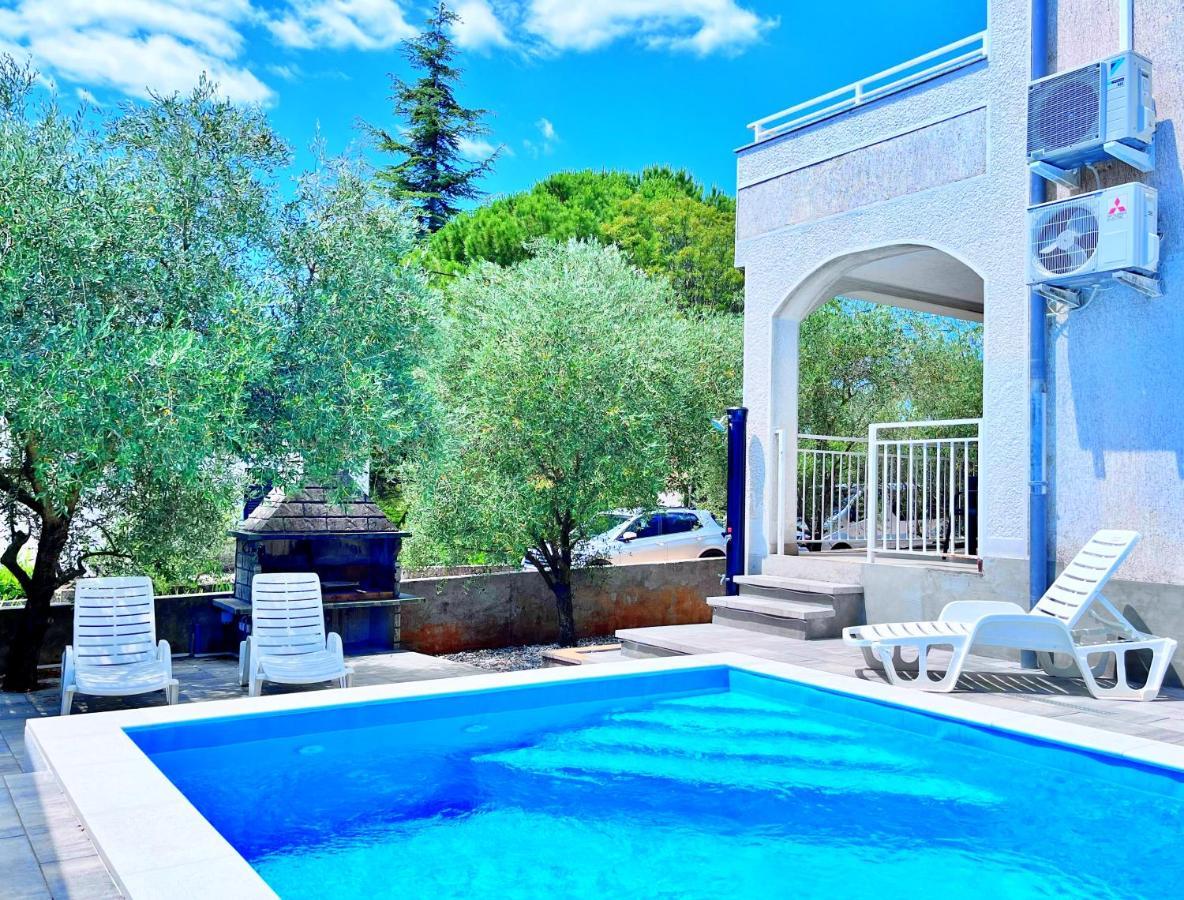 Adria Holiday Home Pinezići Exterior foto